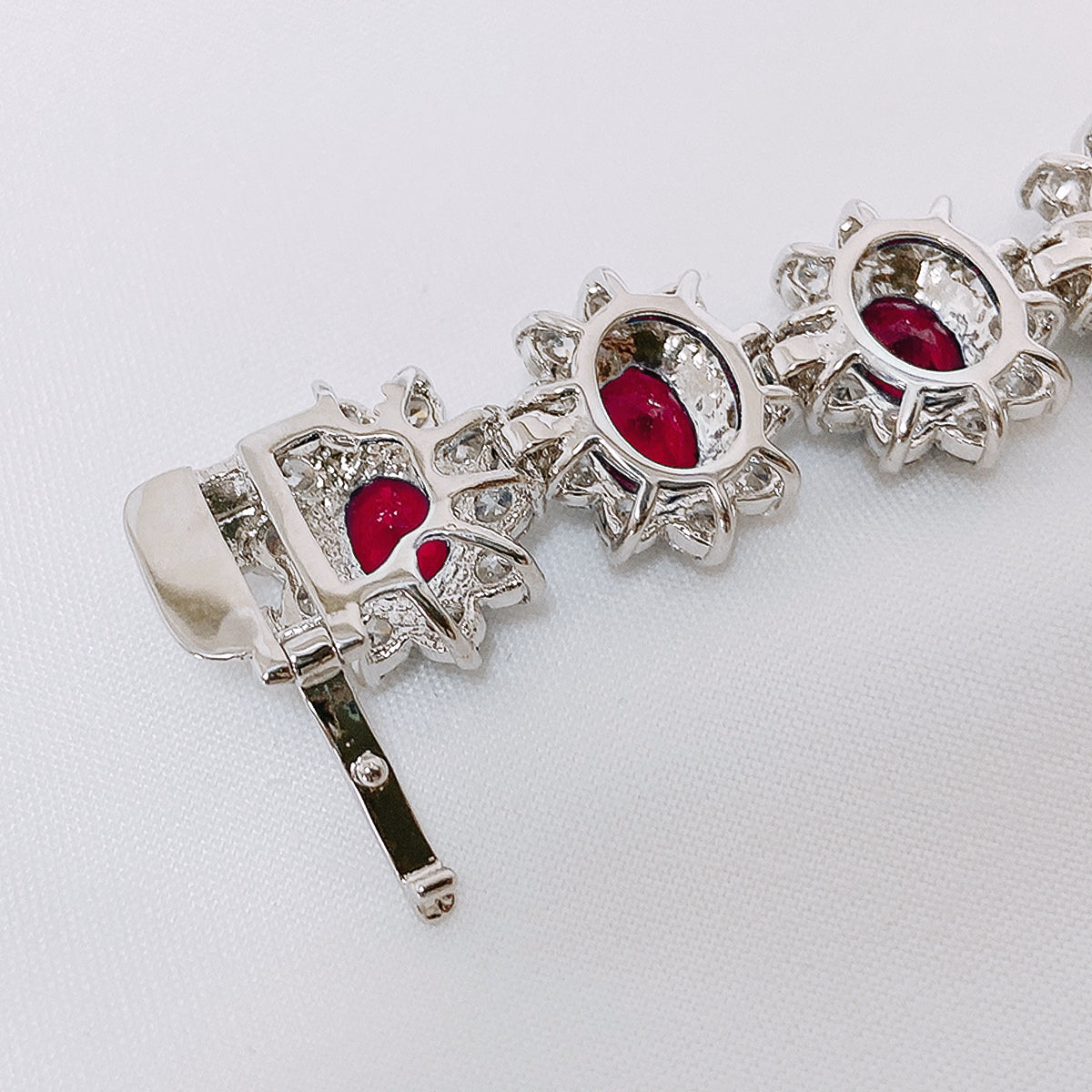 BMB200154 Royal Inspired Sophisticated Luxury Oval-Cut Cubic Zirconia - Bracelet