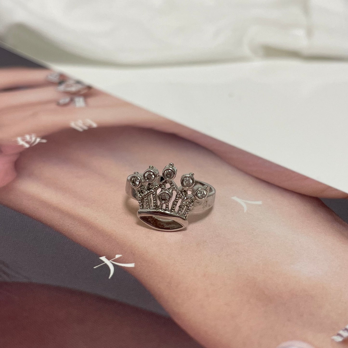 SR63142 - Crown Toe Ring - Delicate Ring