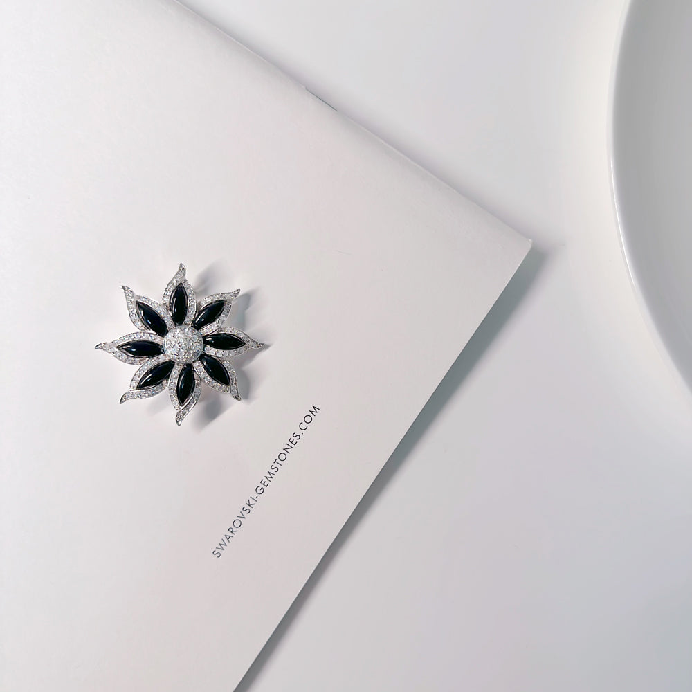BMC80063 - Black And White Flower Inspire - Brooch