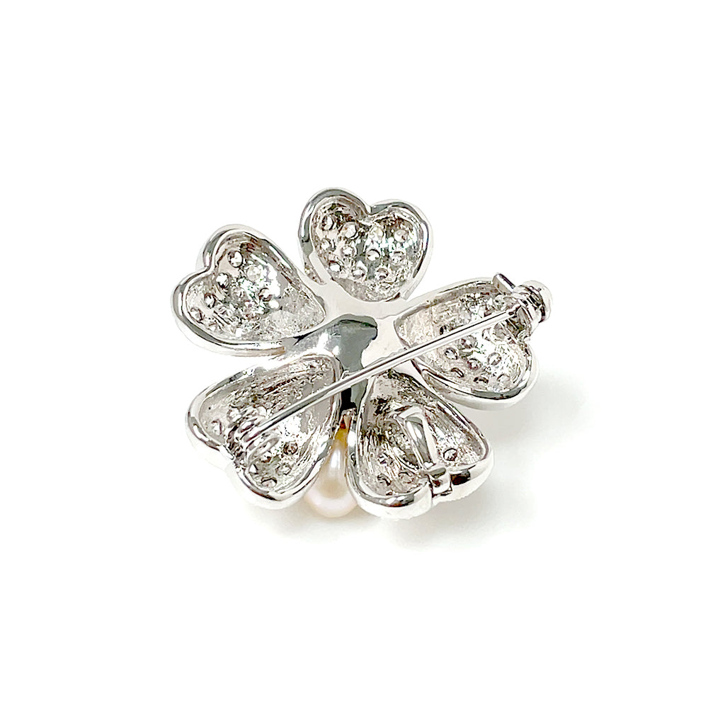 BMC80089 - 6 Pearls 5 Petals - Brooch