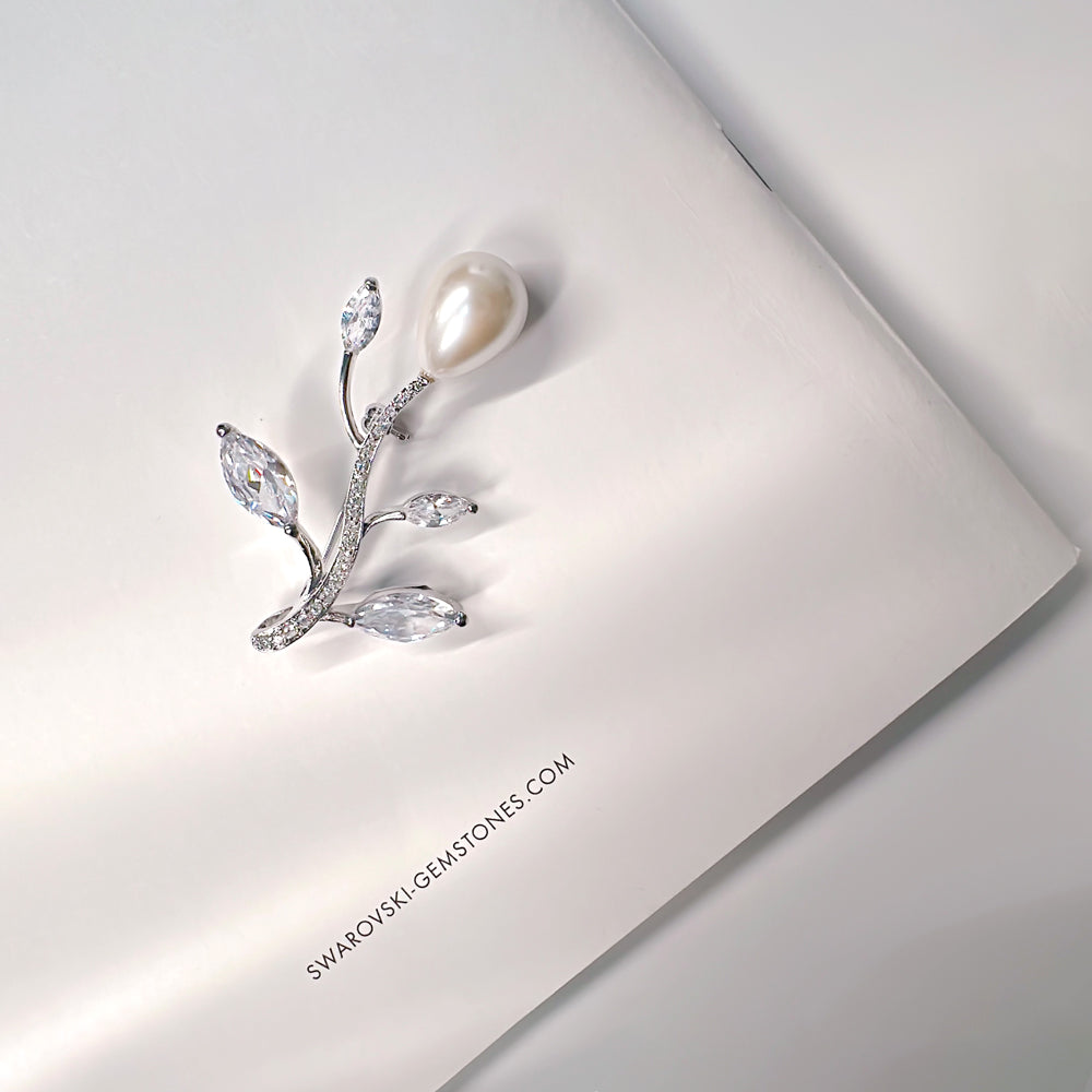 BMC80110 - White Flowing Branch Pearl - 2-in-1 Pendant Necklace Brooch