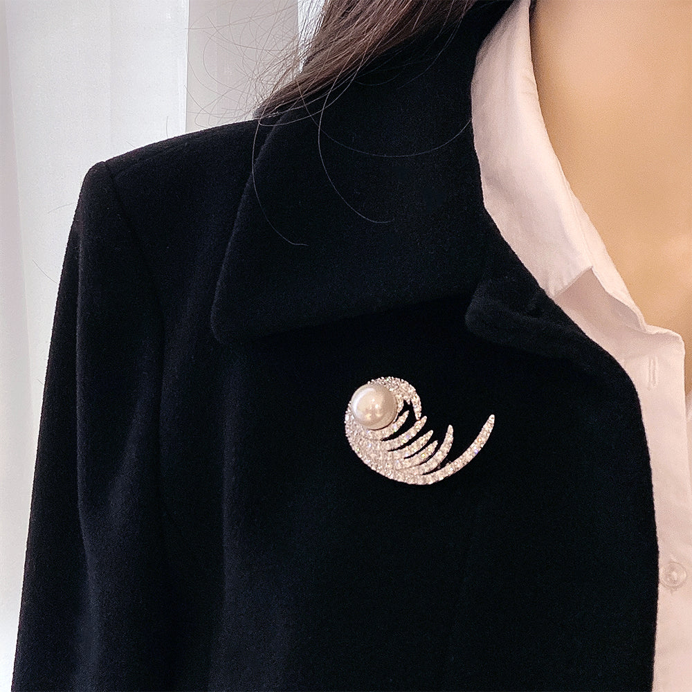 BMC60235 - Moon Pearl - Brooch